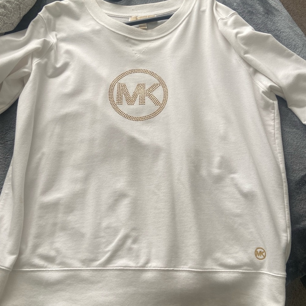 MK XL sweatshirt slightly used. Worn 1x
